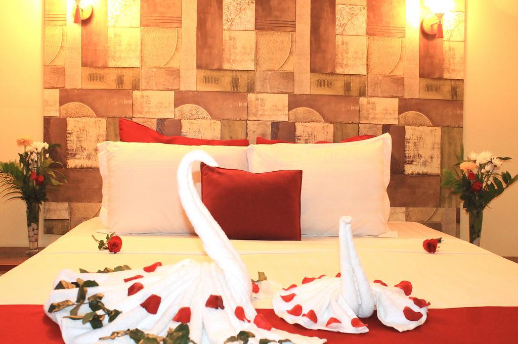 Angkor International Hotel Пномпень Экстерьер фото